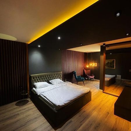 Blue Capital Apartments 1 พริสตีนา ภายนอก รูปภาพ